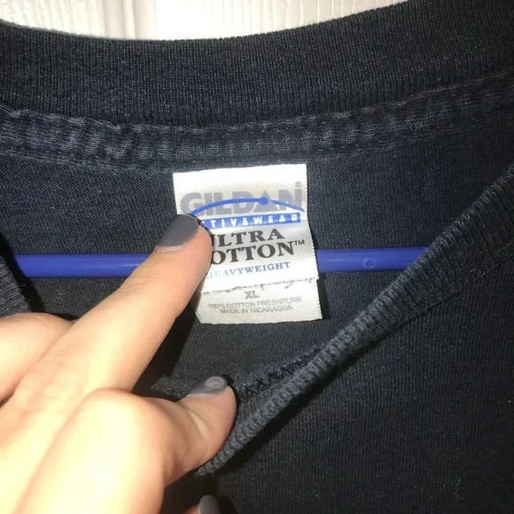 Black tshirt - Picture 2 of 3